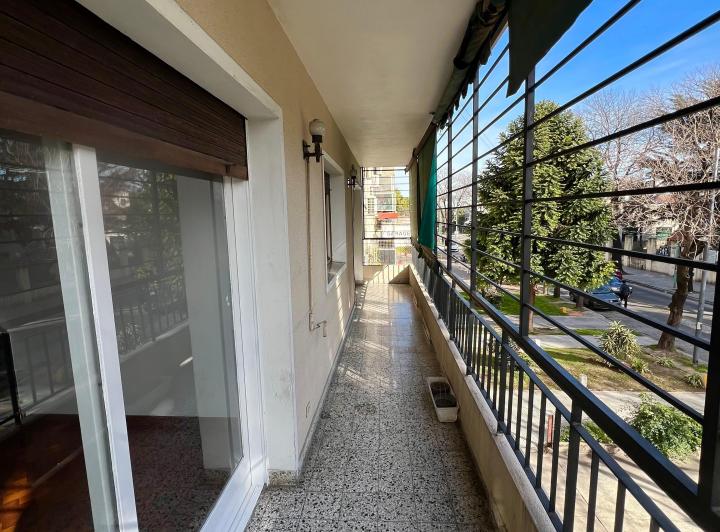  Departamento 4 Ambientes con Patio y Balcon Frente del Parque Chacabuco 1