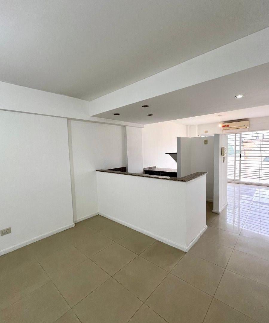Foto de Alquiler Departamento 1 Ambiente y Medio con Balcón y Pileta- Boedo, Av, imagen 3