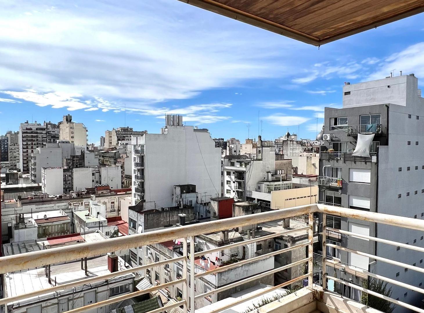 Foto de Monoambiente moderno con Balcón en Flores, imagen 3