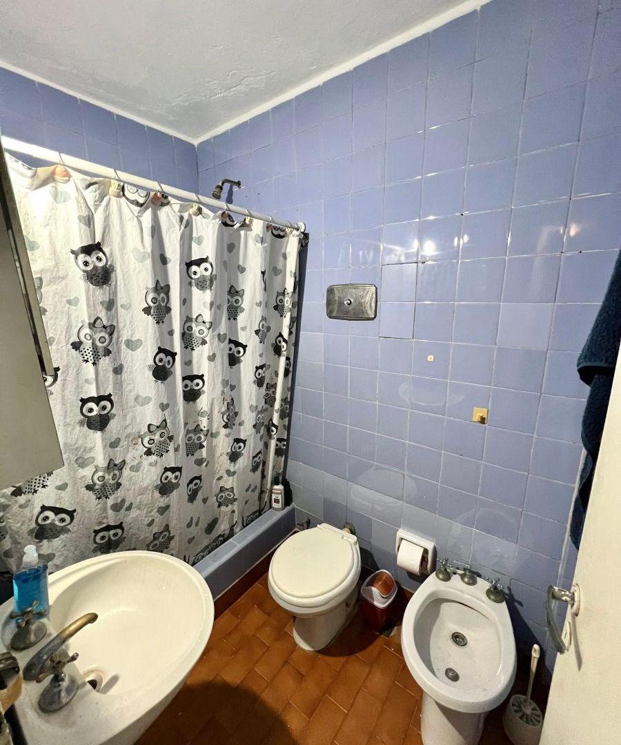 Foto de Alquilo Departamento 2 Ambientes Amplios En Parque Chacabuco, imagen 4
