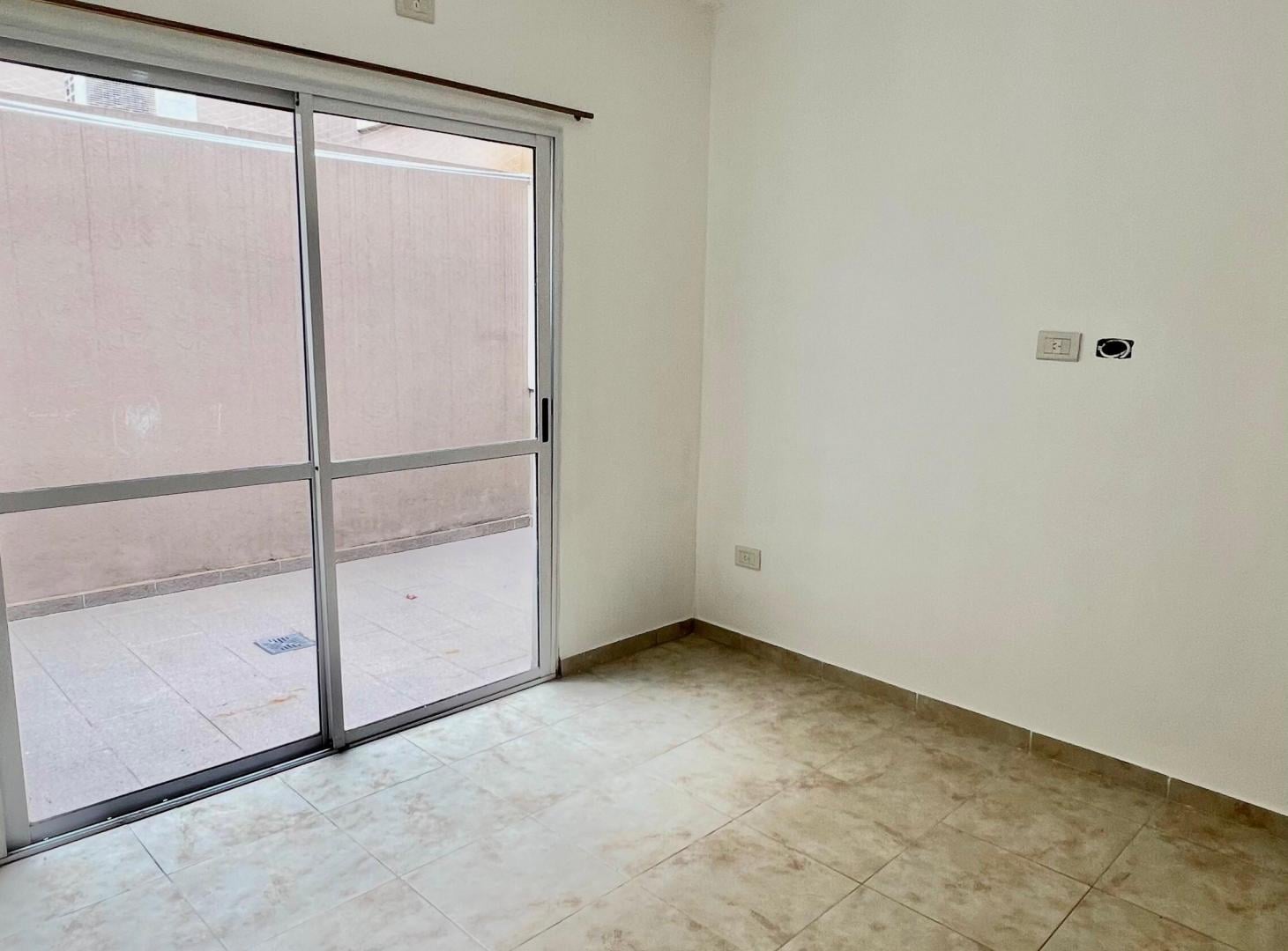 Foto de Departamento 2 Ambientes Con Patio En Parque Avellaneda. Bajas Expensas, imagen 4