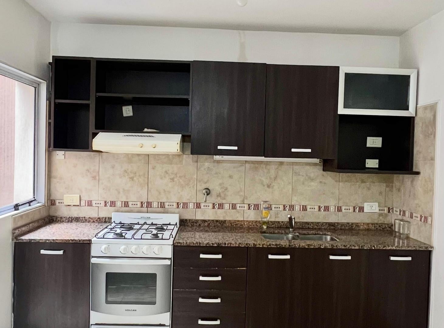 Foto de Departamento 2 Ambientes Con Patio En Parque Avellaneda. Bajas Expensas, imagen 3