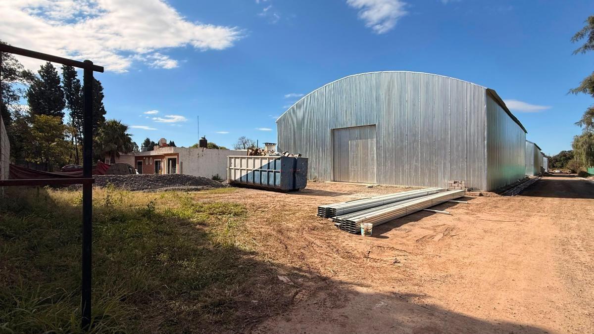 Foto de Galpon de 600 m² en alquiler en Villa Esquiú, imagen 4