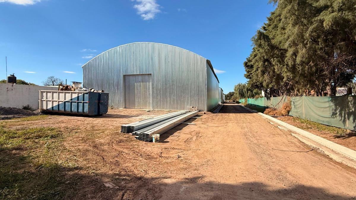 Foto de Galpon de 600 m² en alquiler en Villa Esquiú, imagen 2