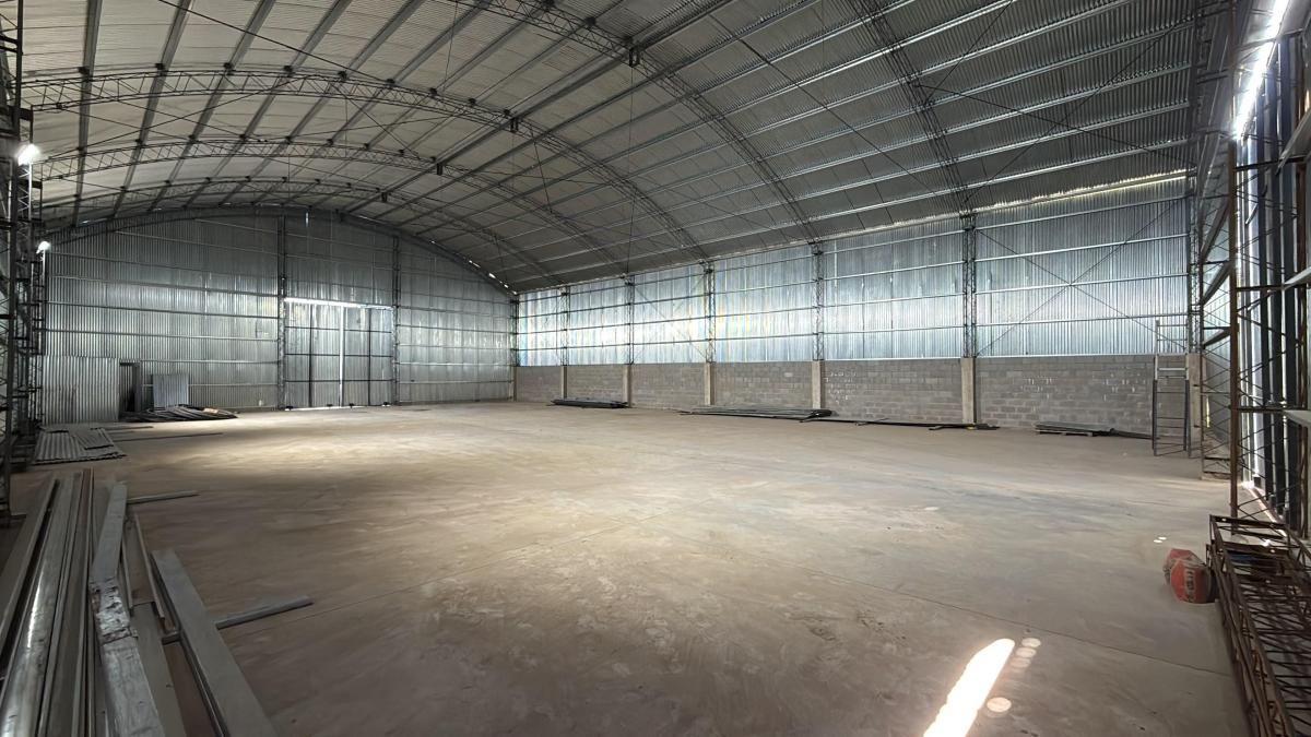 Foto de Galpon de 600 m² en alquiler en Villa Esquiú, imagen 1