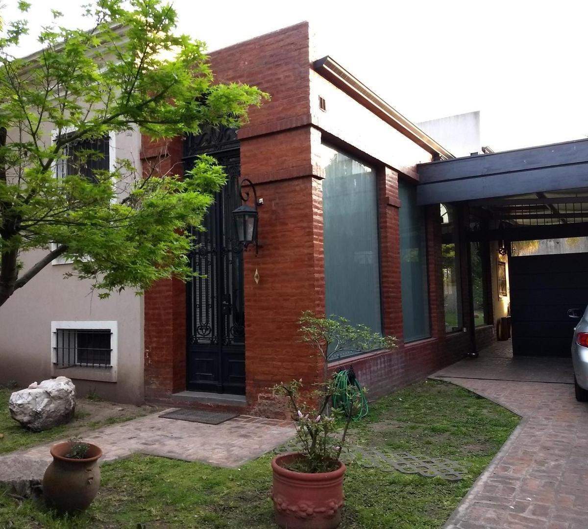 Foto de Casa 4 dormitorios parque pileta quincho Adrogue Permuta, imagen 3