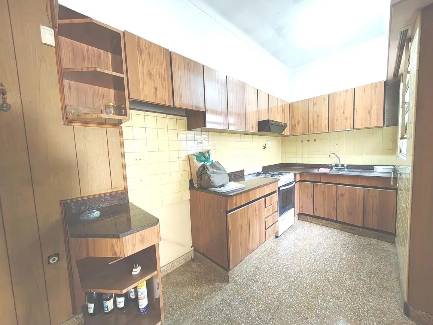Casa en venta Temperley 3 dormitorios jardin garage taller 2