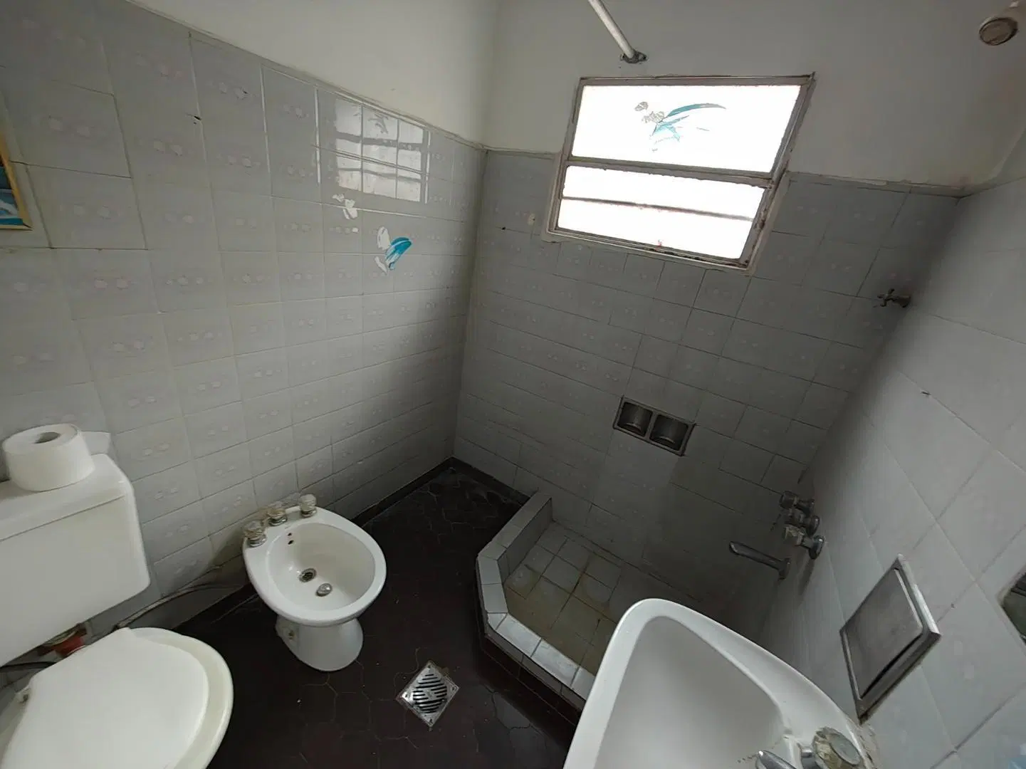 Chalet en Venta gran parque 4 ambientes garage taller APTO 4