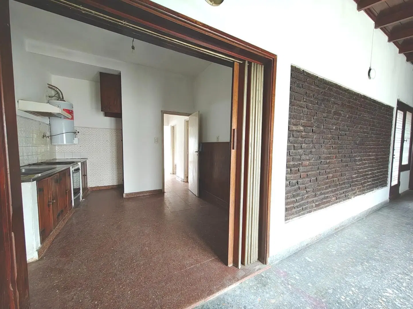 Chalet en Venta gran parque 4 ambientes garage taller APTO 8