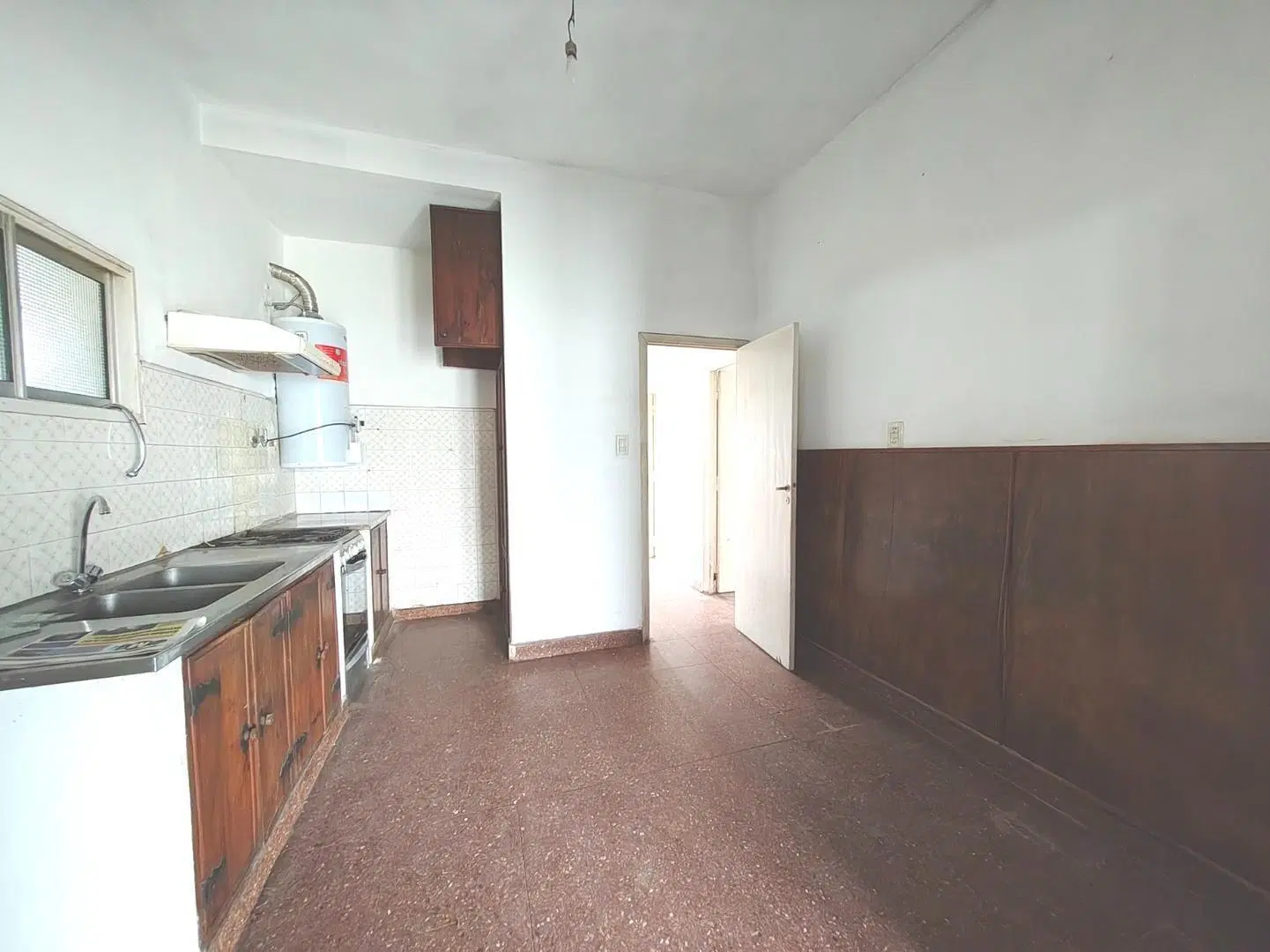 Chalet en Venta gran parque 4 ambientes garage taller APTO 2