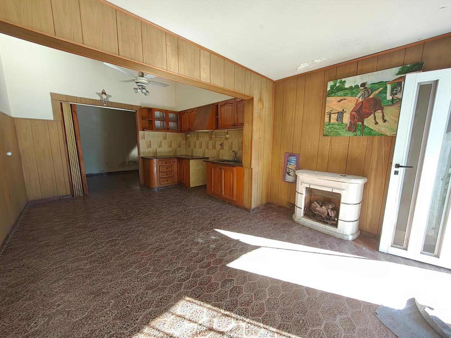 Foto de Casa en venta con 2 locales Temperley Este, imagen 1