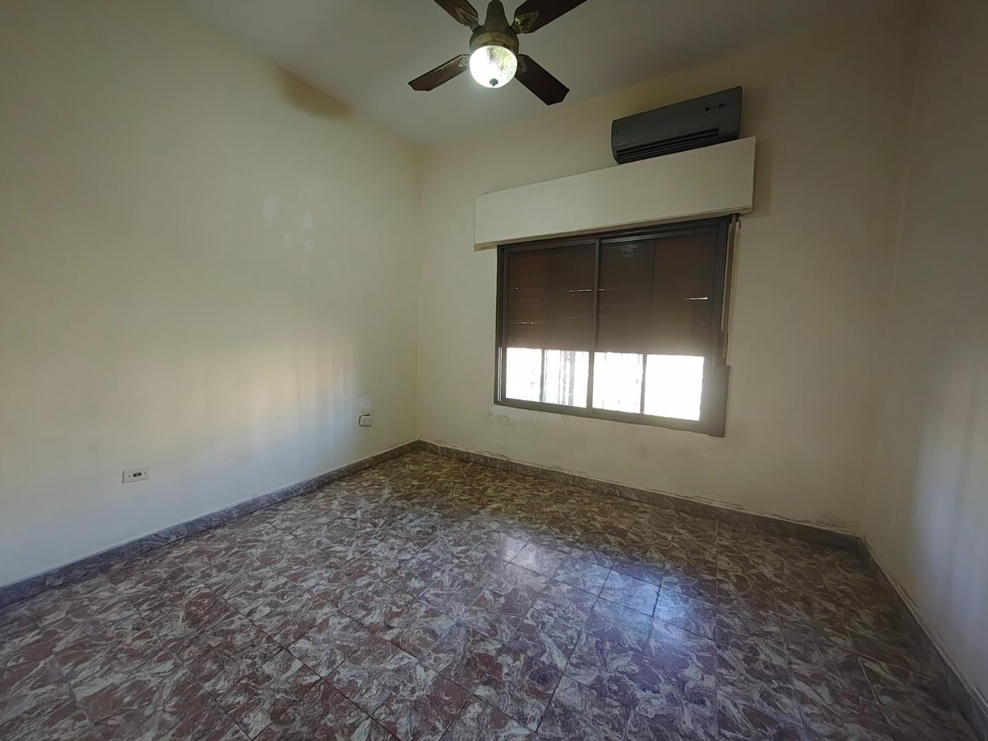 Foto de Casa en venta con 2 locales Temperley Este, imagen 4