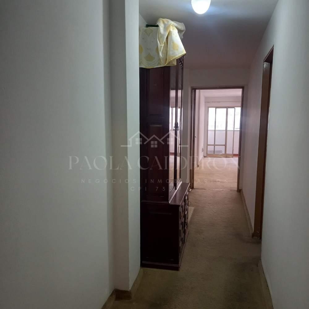 Venta Departamento Semi Piso de Tres Dorm. 4