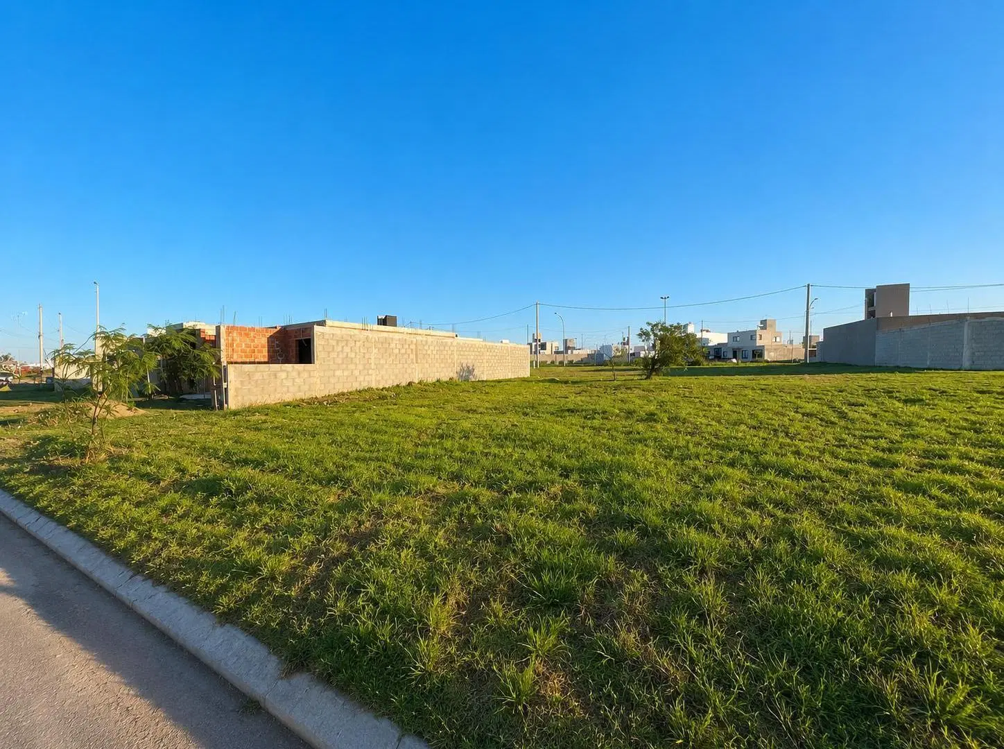 VENTA LOTE 255 M2 VALLE CERCANO. APTO DÚPLEX 7