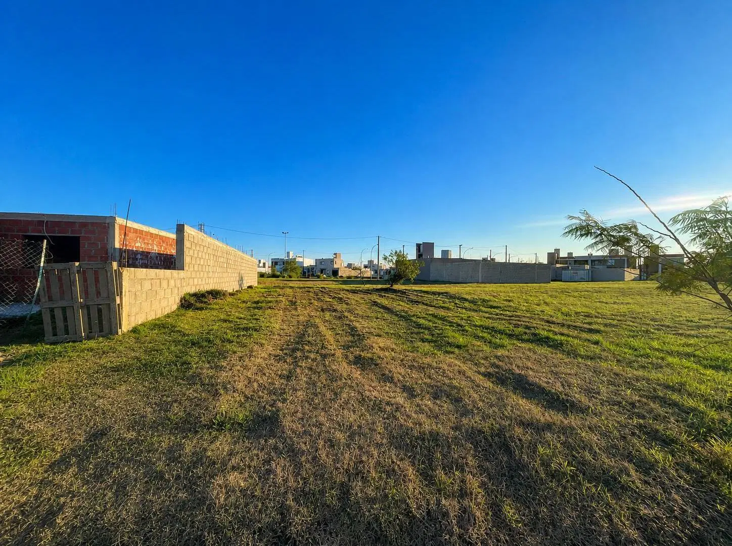 VENTA LOTE 255 M2 VALLE CERCANO. APTO DÚPLEX 3
