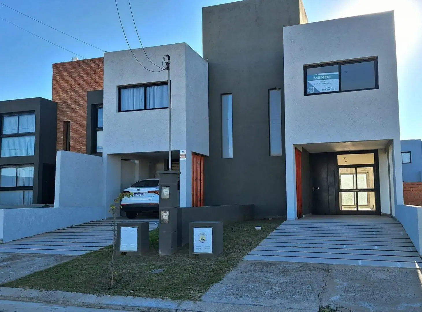 DÚPLEX DE CATEGORÍA FRENTE A PLAZA  VALLE CERCANO  BARRIO LOS JUEGOS  APTO CRÉDITO 2