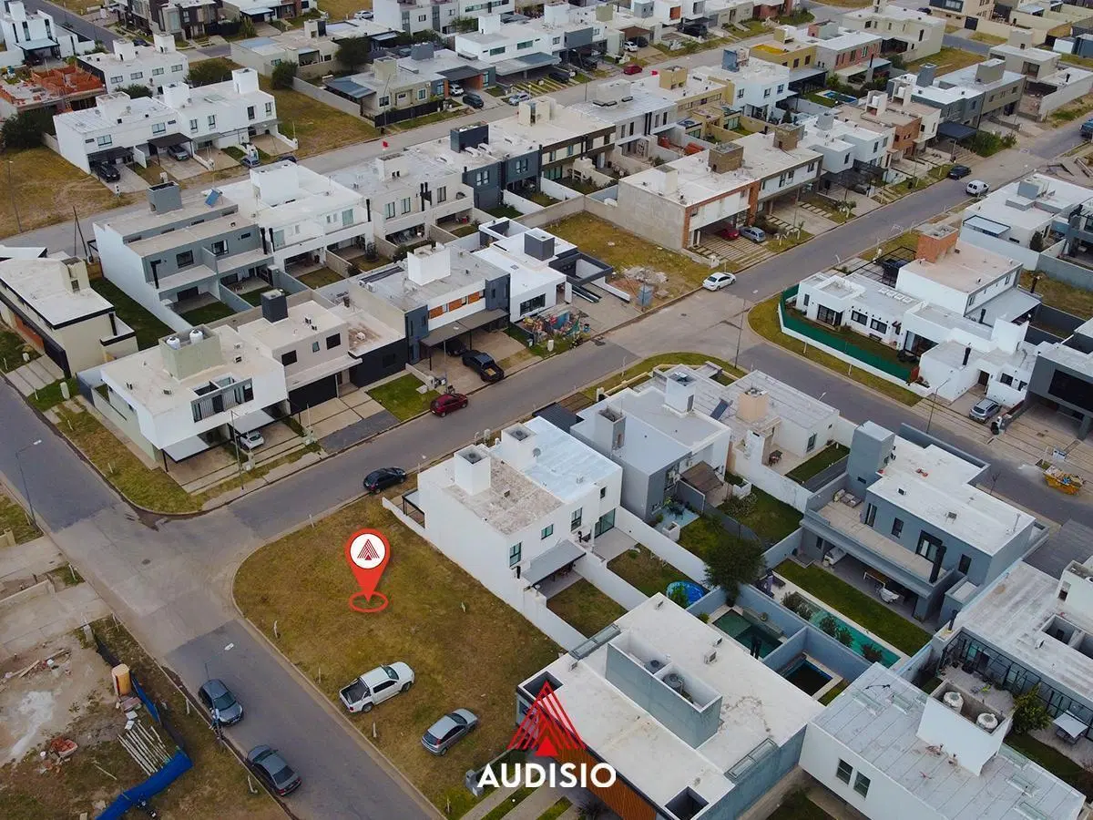 Terreno en Colinas de Manantiales 2