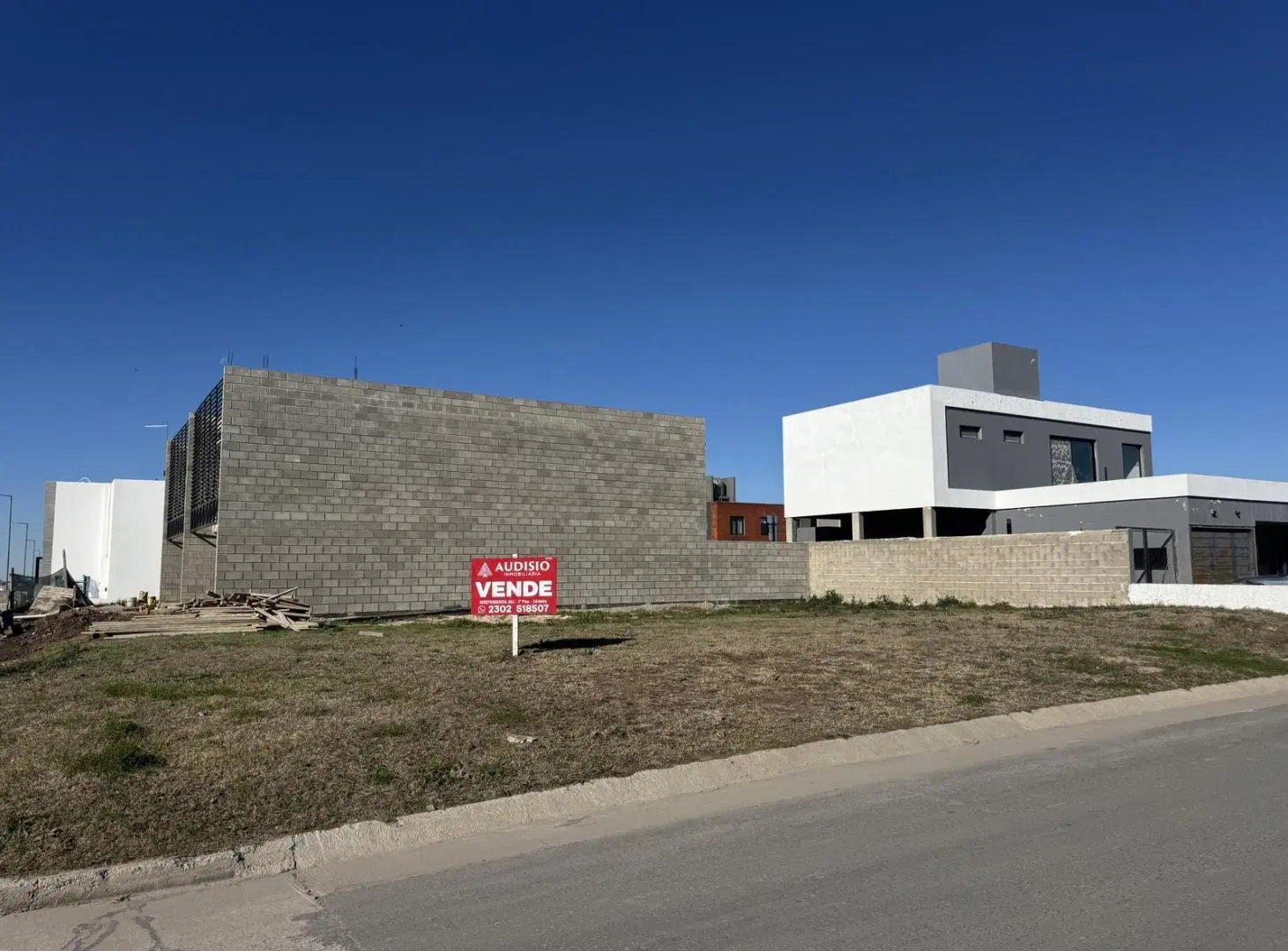 Terreno en venta - Docta Avenida sobre Boulevard 4