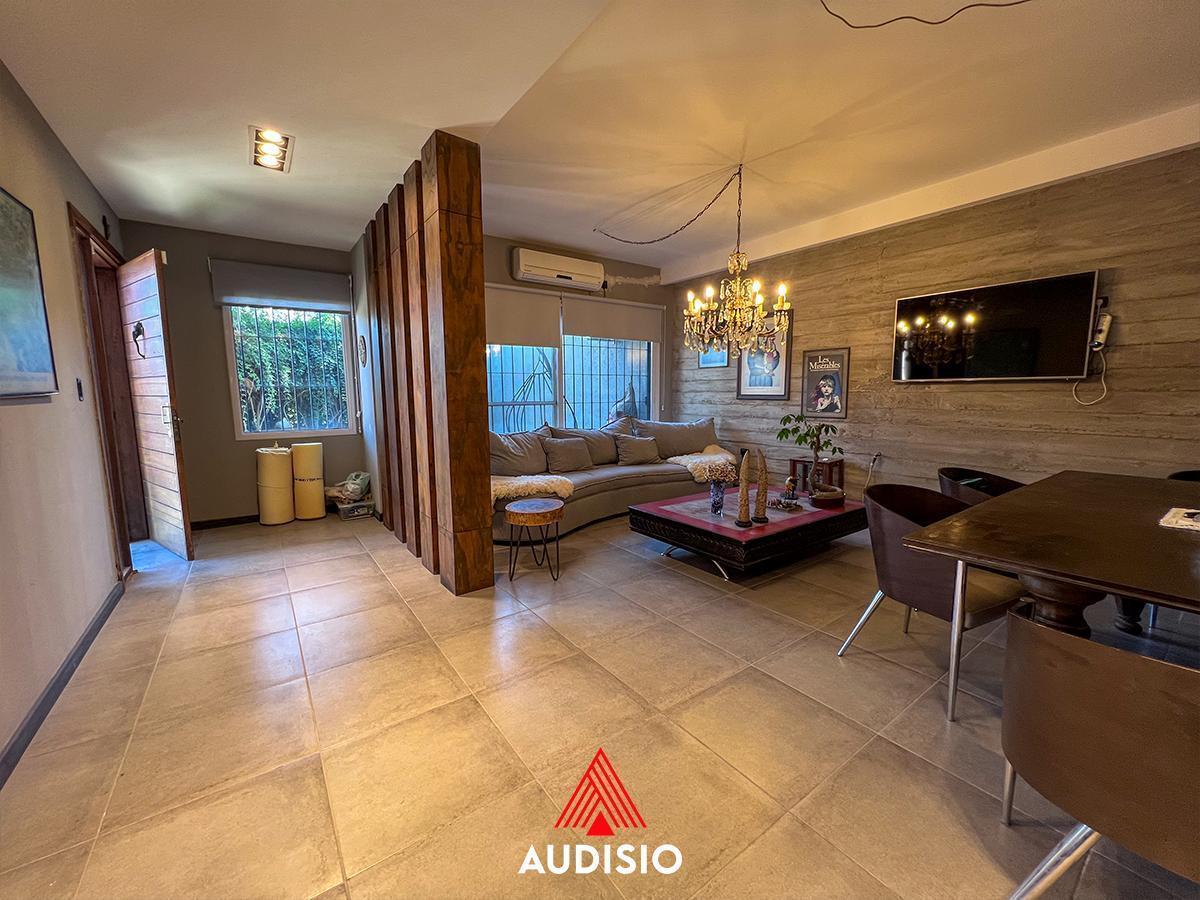 Foto de Casa de categoría en venta - B° Arguello, imagen 2