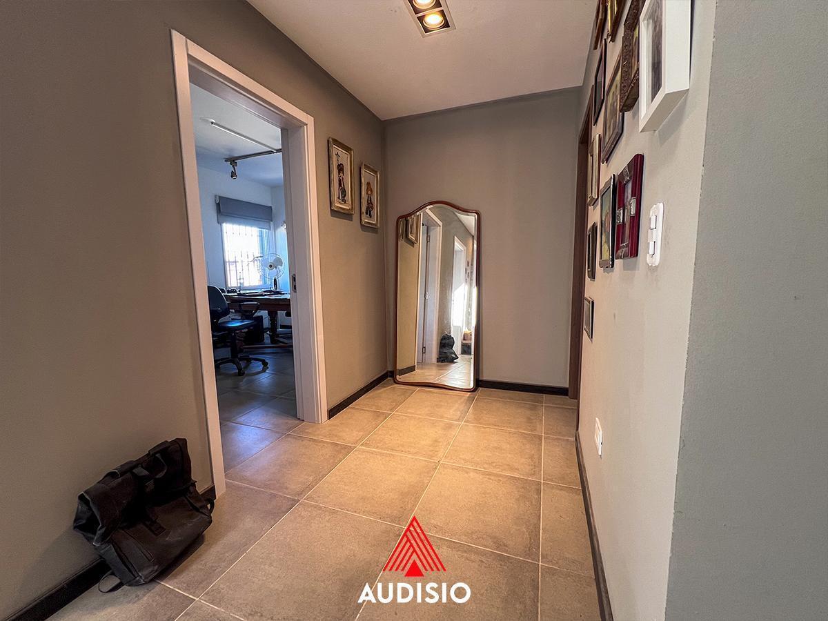 Foto de Casa de categoría en venta - B° Arguello, imagen 3