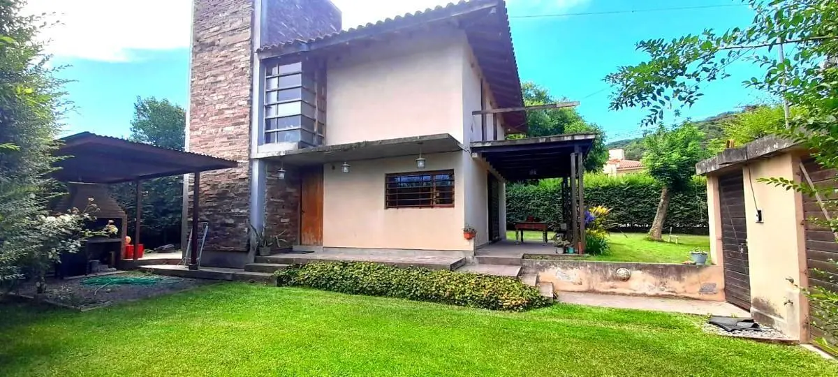 VENDO DUPLEX 3 DORM B° LOS PERALES U$s 200.000!!! 4