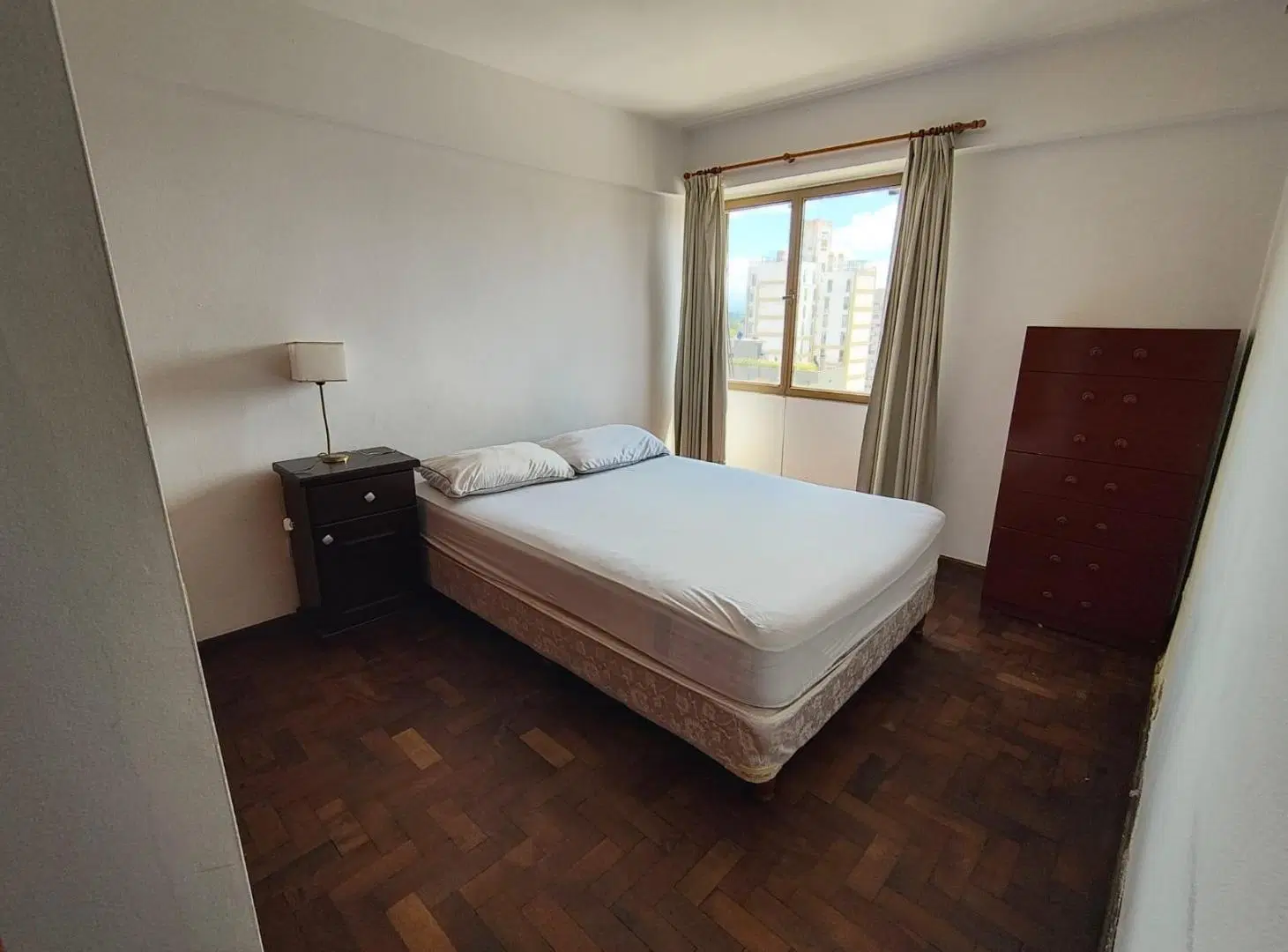 ALQ. EXC. DEPTO AMOBLADO 1 DORM, B° NVA. CBA $780.000!!! 8