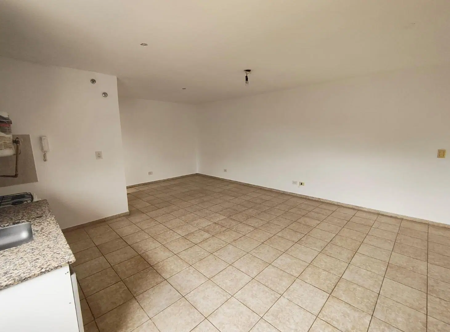 ALQ. EXC. MONOAMBIENTE AV. PATRIA ESQ. BULNES $370.000!!! 3