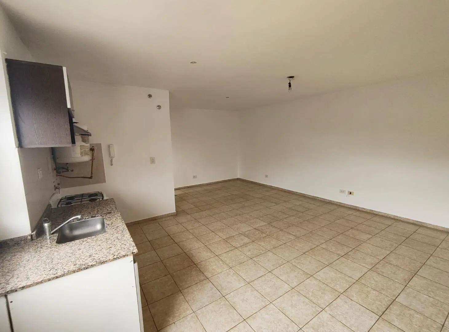 ALQ. EXC. MONOAMBIENTE AV. PATRIA ESQ. BULNES $370.000!!! 1