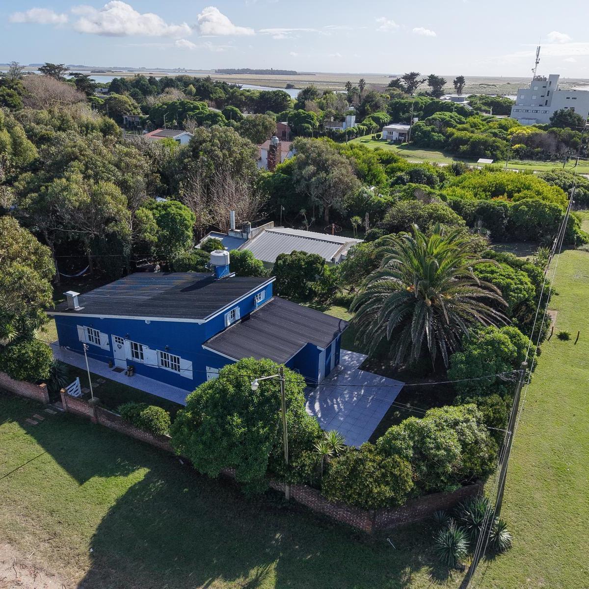 Casa en Venta a m del Mar y Av Princial Mar Chiquita - Lote 745 m² 1