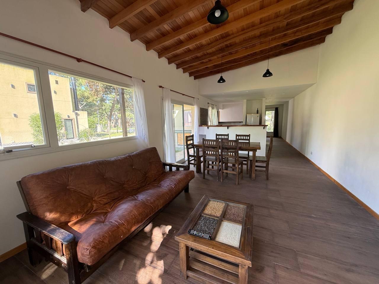 Foto de Casa de 2 ambientes lote de 405m2 La Caleta sobre asfaltada, imagen 4