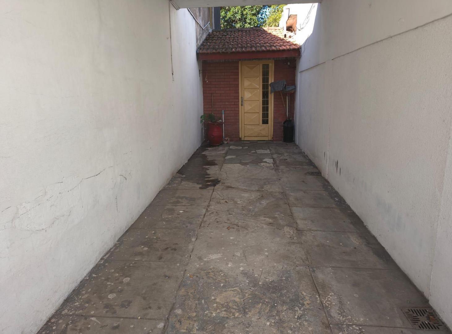 Venta PH 4 ambientes en Lavallol con amplio patio. Apto crédito.