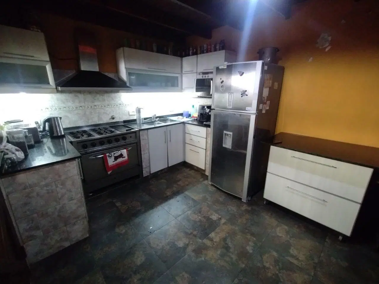 VENTA - CASA - BURZACO - 5 AMBIENTES - OPORTUNIDAD- RENTABILIDAD 5