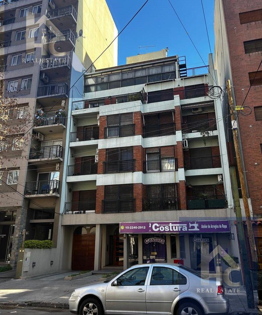 Foto de VENTA-DEPARTAMENTO-DOS AMBIENTES-VISTA-COCHERA-BALCON-TERRAZA-PISO, imagen 2