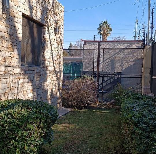 Magnifica casa en alquiler en el corazon del barrio "Huerto del Sol" de Carrodilla 2