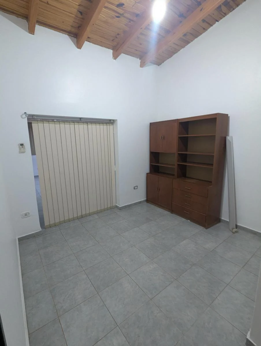 Vendo Casa con Quincho y Pileta 3