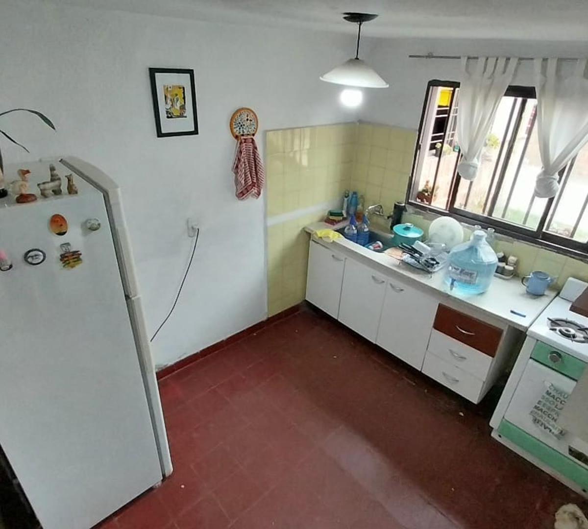 Casa 2 D + Duplex 3 D + Dpto 1d Todo en en B° Sta Isabel 2