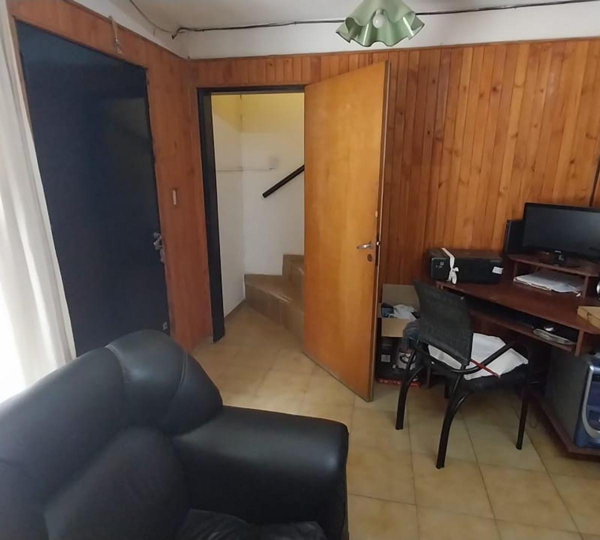 Casa 2 D + Duplex 3 D + Dpto 1d Todo en en B° Sta Isabel 5