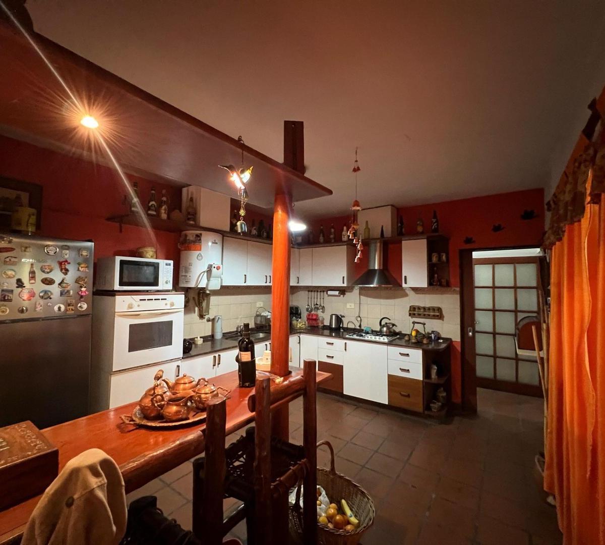 Foto de GRAN CASA + MONOAMBIENTE EN VENTA MENDIOLAZA, imagen 4