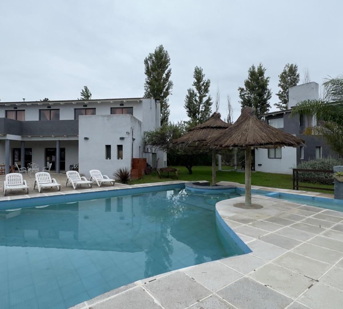 Venta Complejo de Cabañas en Potrero de Garay a 50 m del Lago 5