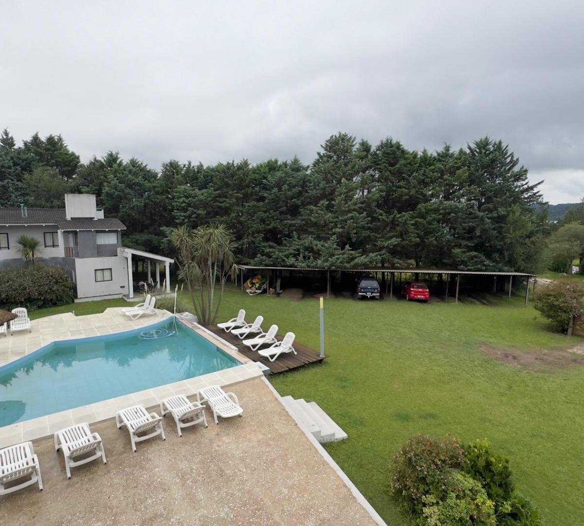 Venta Complejo de Cabañas en Potrero de Garay a 50 m del Lago 2
