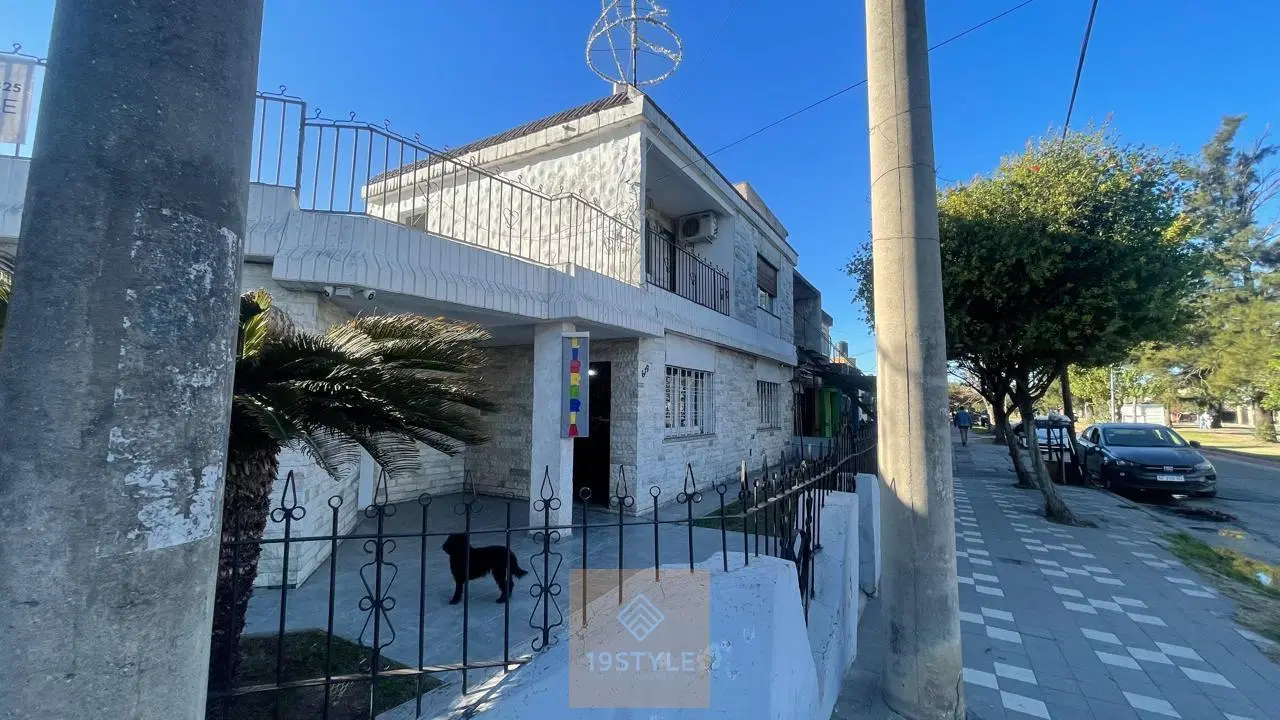 Casa a la venta 5 dormitorio B Res ampliación America 2