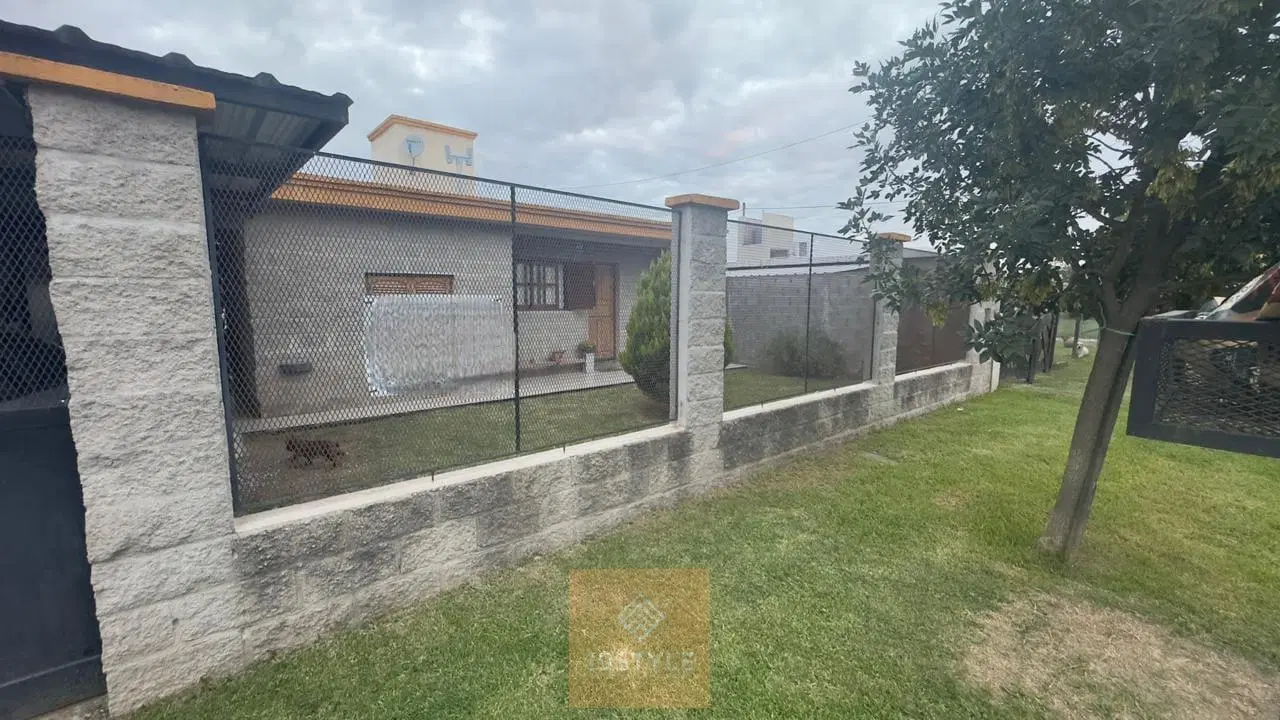 CASA A LA VENTA EN VILLA PARQUE SANTA ANA 3