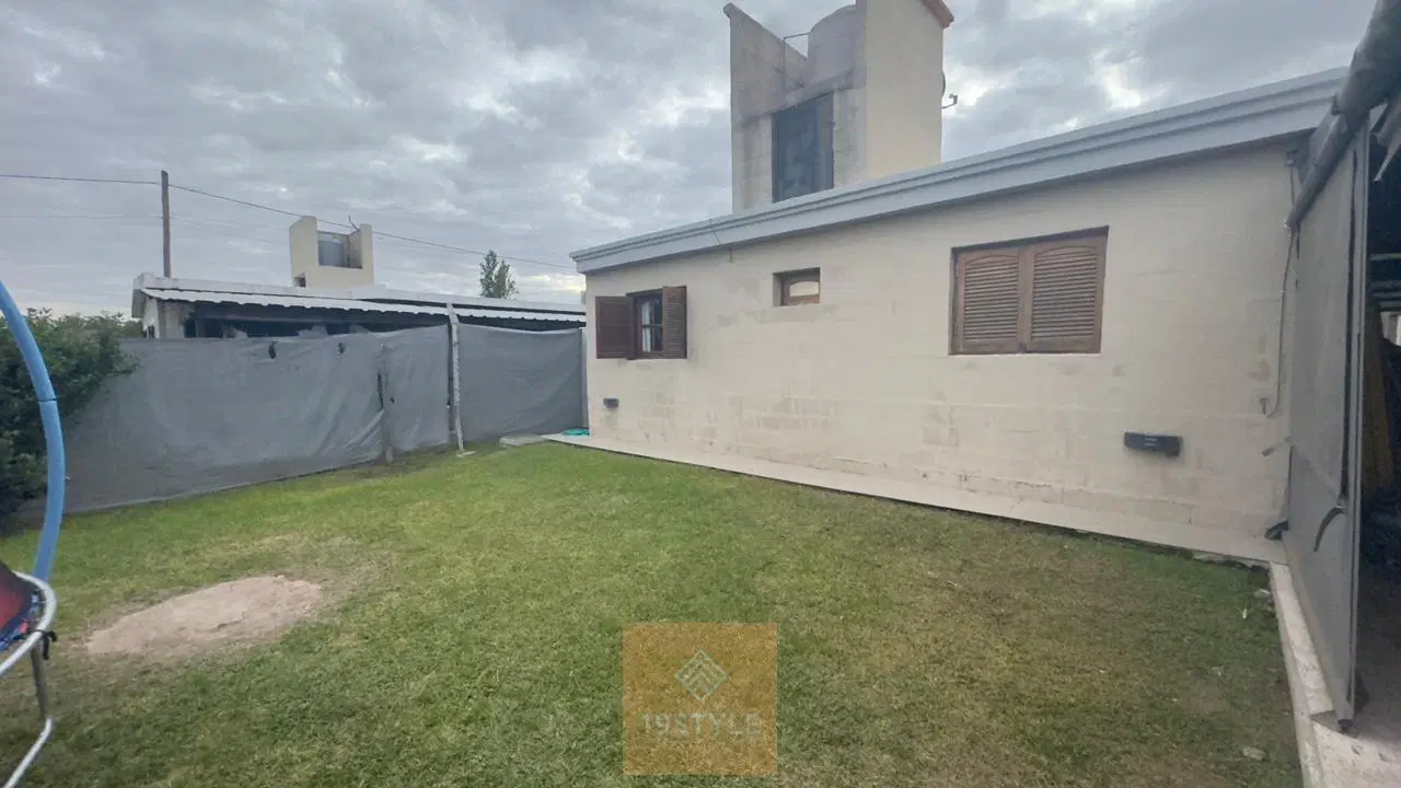 CASA A LA VENTA EN VILLA PARQUE SANTA ANA 2