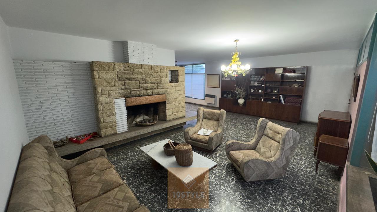 CASA A LA VENTA EN CERRO DE LAS ROSAS 4 DORMITORIOS