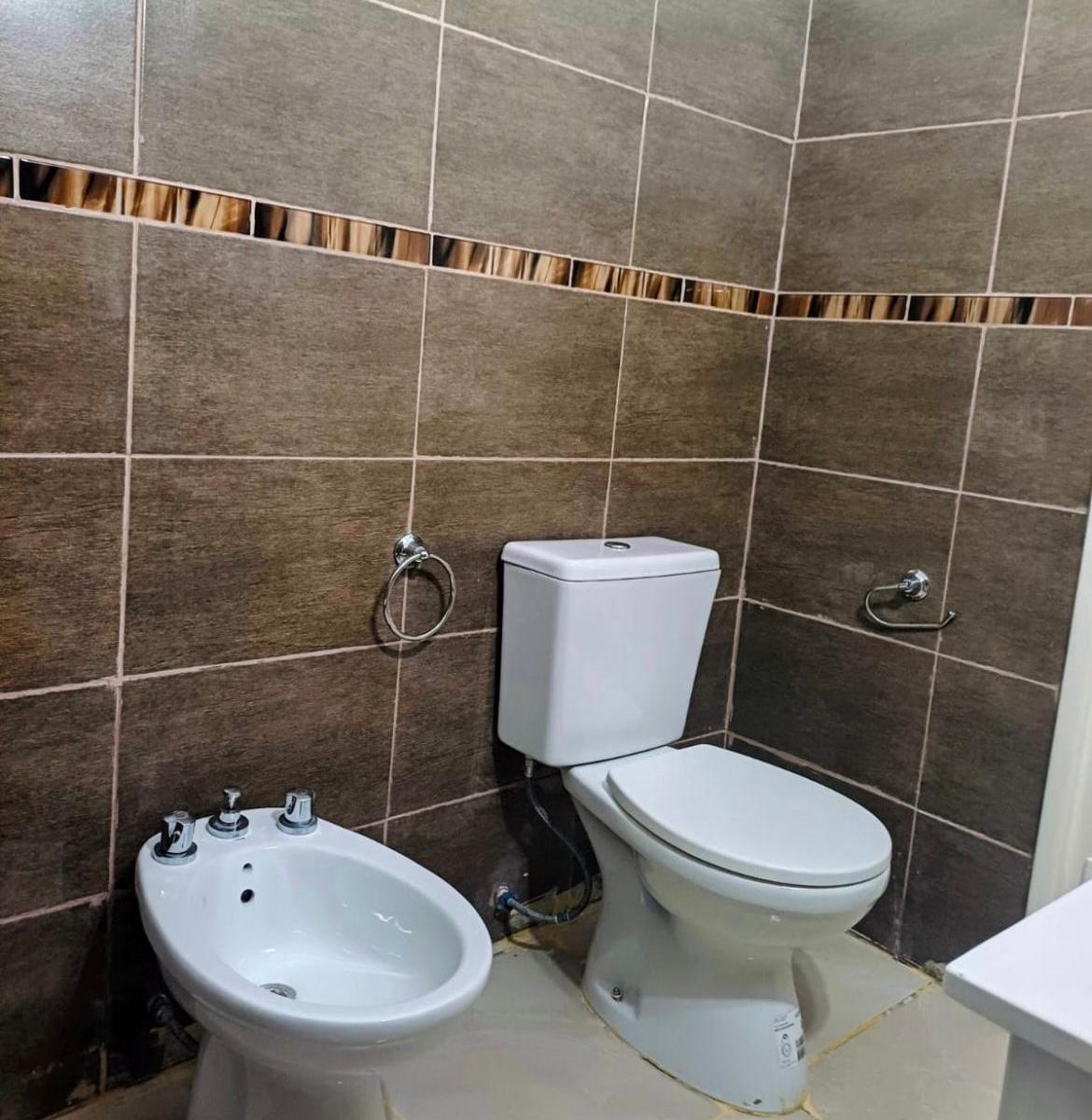 Foto de CASA TIPO CHALET RECICLADO A ESTRENAR DE 3 AMB. FINANCIAMIENTO ., imagen 4
