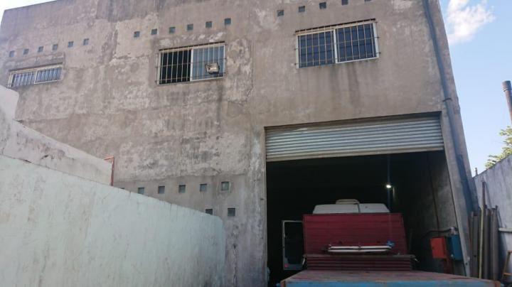 Oportunidad Galpón Mas Casa de 3 Amb. con Facilidades 3