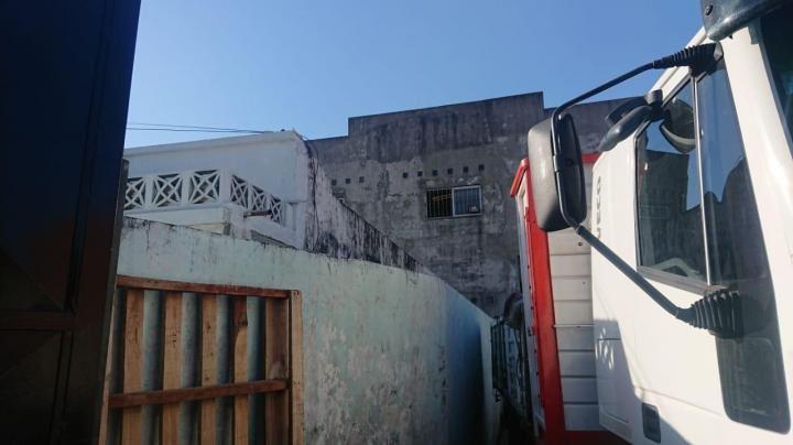Oportunidad Galpón Mas Casa de 3 Amb. con Facilidades 2