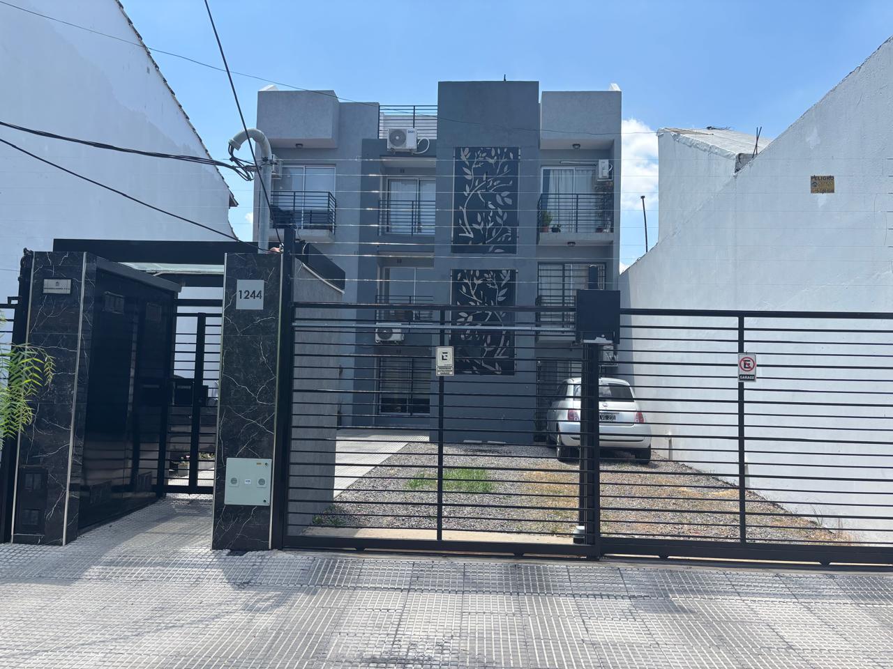 Departamento de 2 amb. en Moron