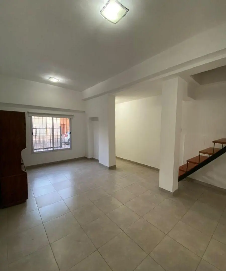 DUPLEX con 2 dormitorios de 118 m2 en venta en Castelar 3