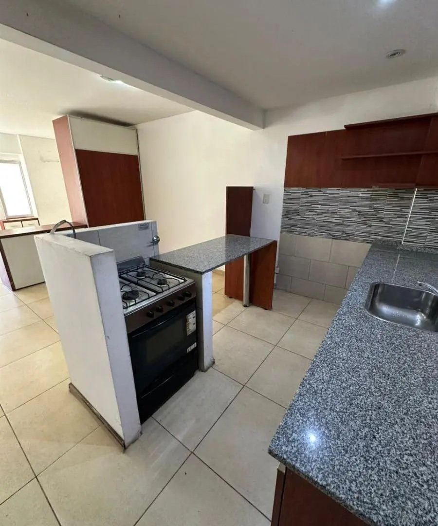 Departamento de 30 m² en alquiler en Morón 3